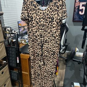 Lularoe L Zoe leopard print NWOT